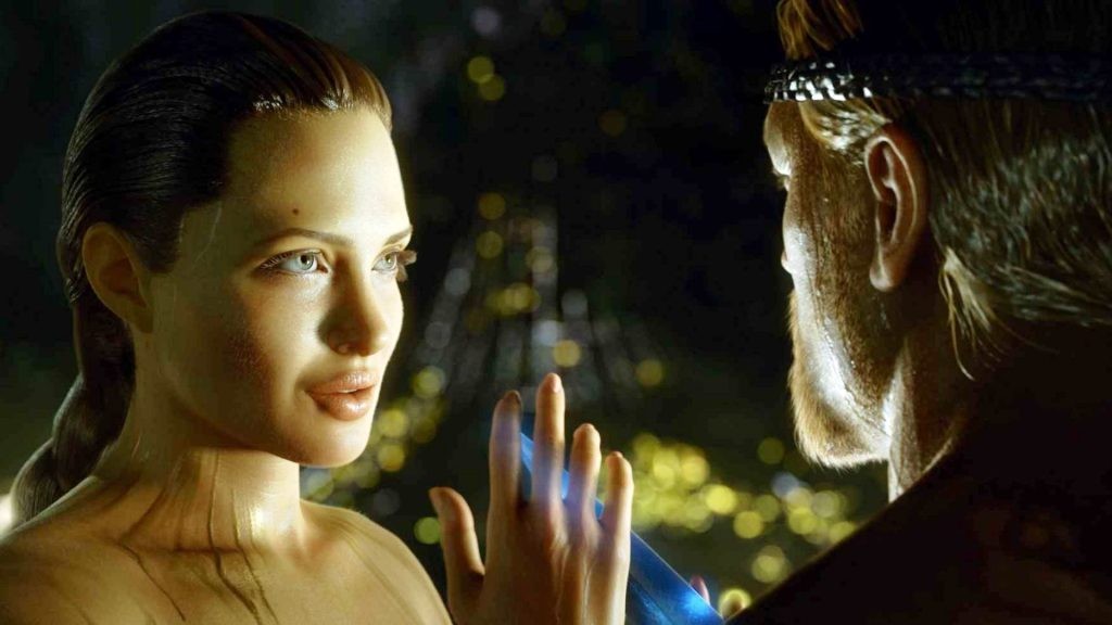 Jolie felt the need to warn Pitt before shooting this peculiar nude scene from Beowulf