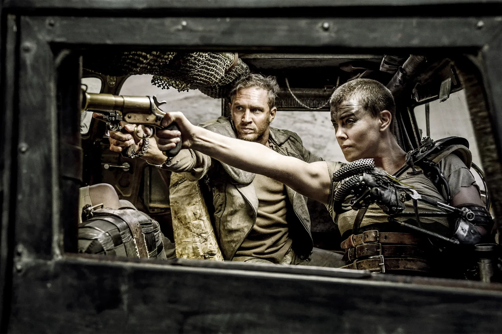 Tom Hardy and Charlize Theron in Mad Max: Fury Road