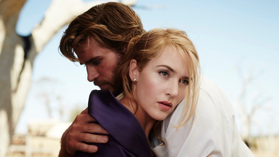 Kate Winslet and Liam Hemsworth 