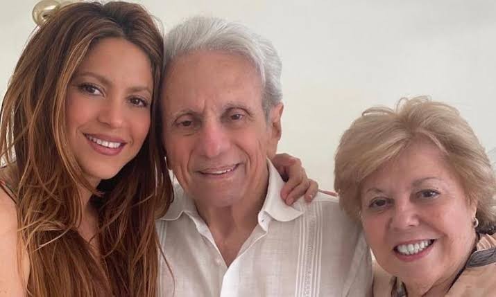 Shakira and her parents 