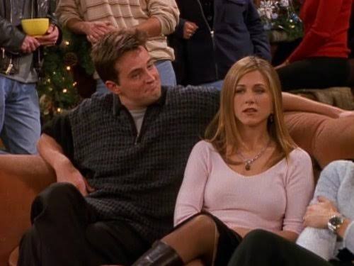 Matthew Perry and Jennifer Aniston in FRIENDS