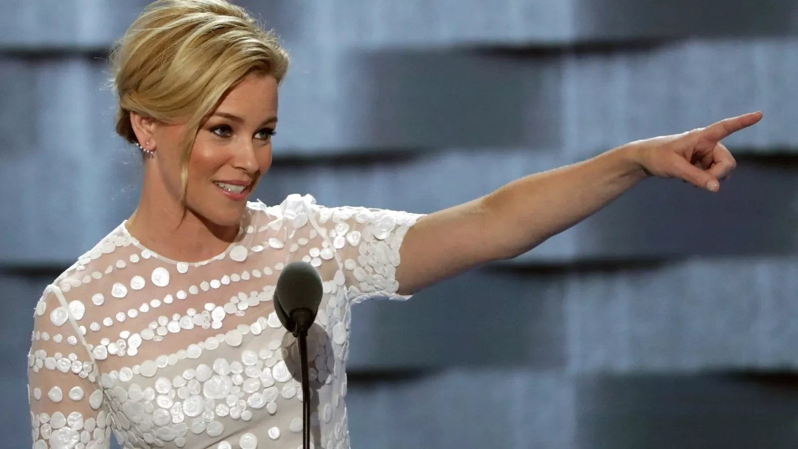 Elizabeth Banks was forced to apologize after fans called her out for her ill-remarks