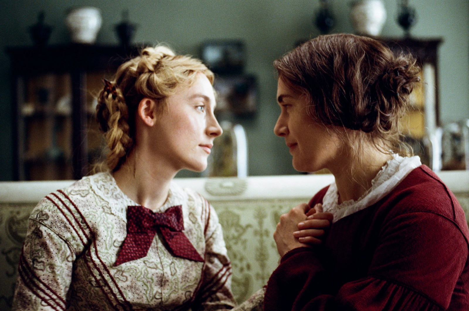 Kate Winslet and Saoirse Ronan in Ammonite