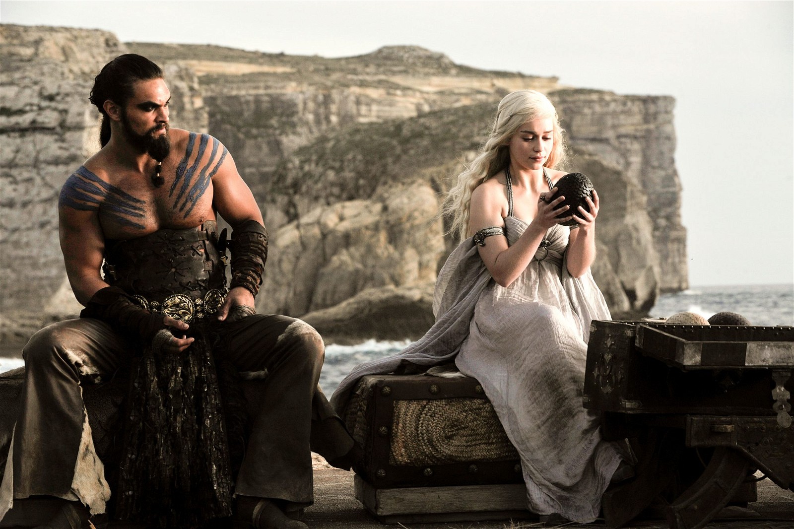 Jason Momoa and Emilia Clarke in Game of Thrones (2011 - 2019).