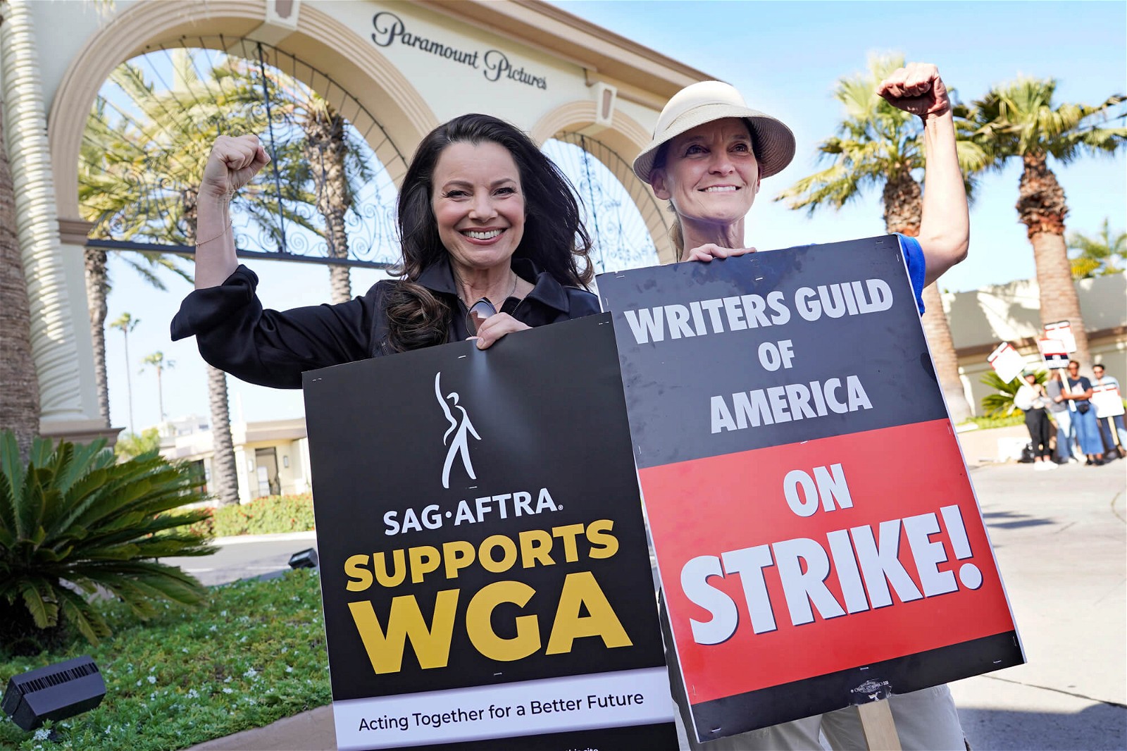 Actors join the WGA strike