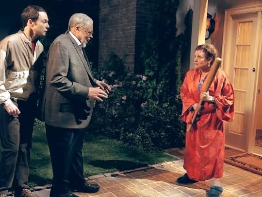 Carrie Fisher and James Earl Jones on the sets of The Big Bang Theory