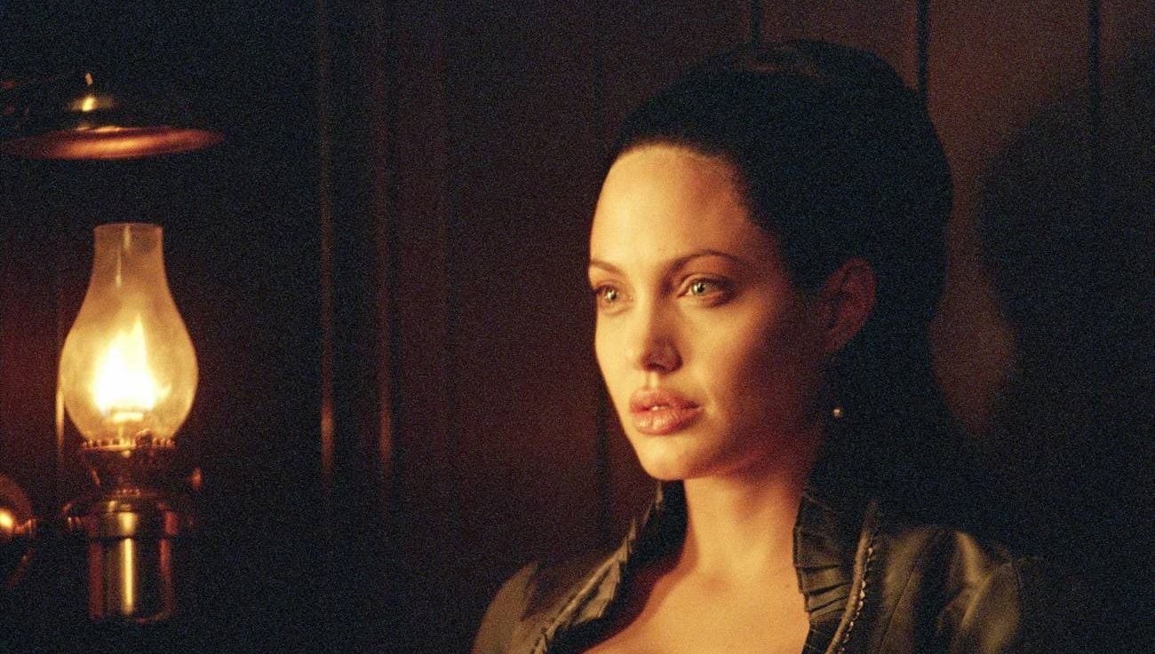 Angelina Jolie in a still from Original Sin 