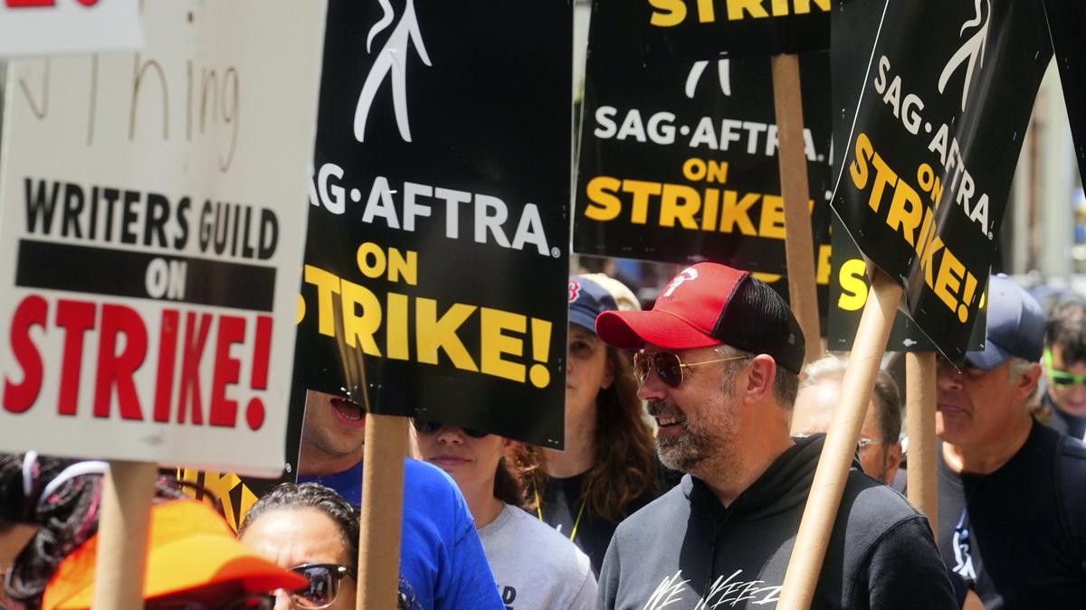 SAG-AFTRA and WGA Strike