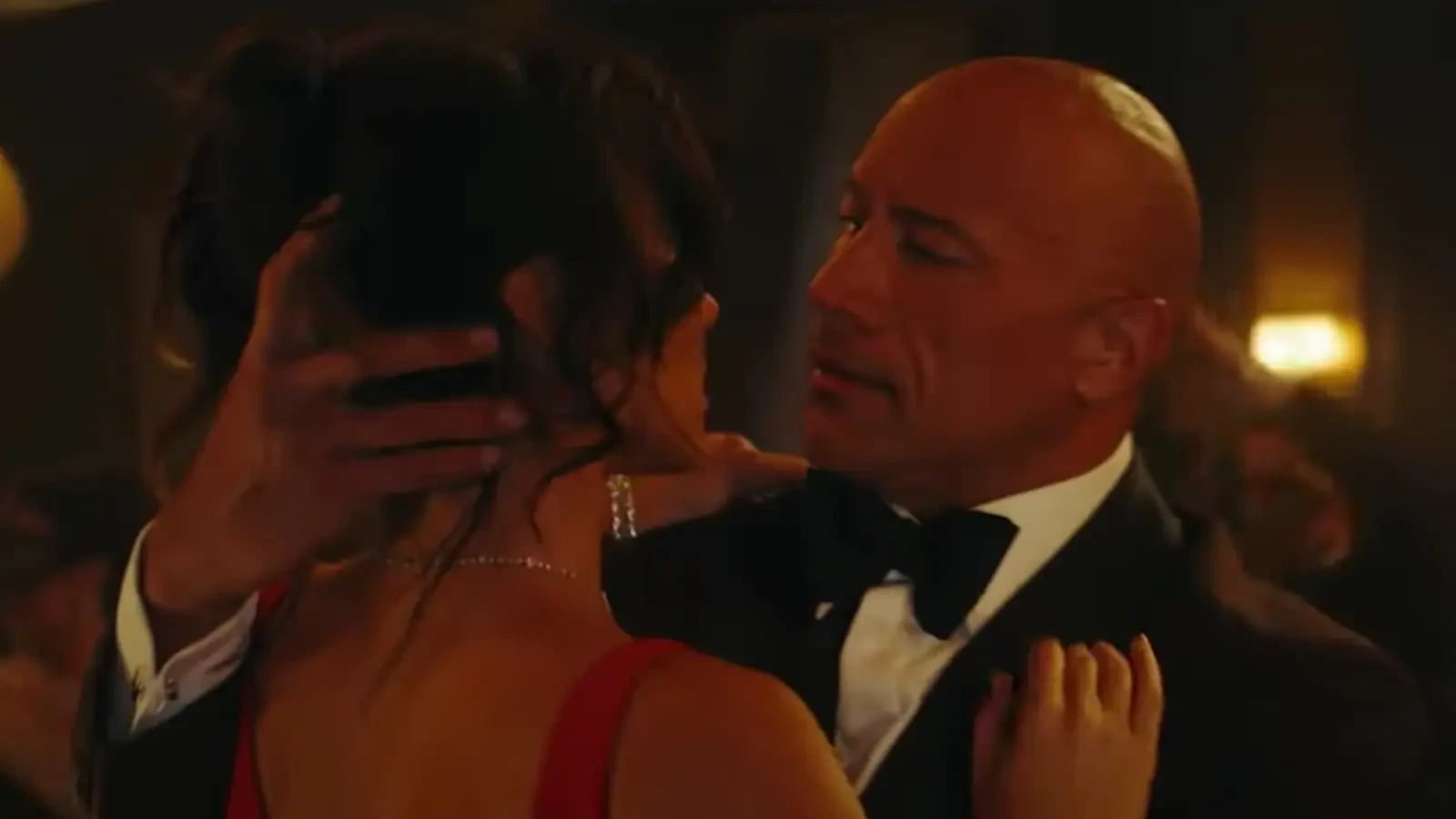 Gal Gadot and Dwayne Johnson in Red Notice
