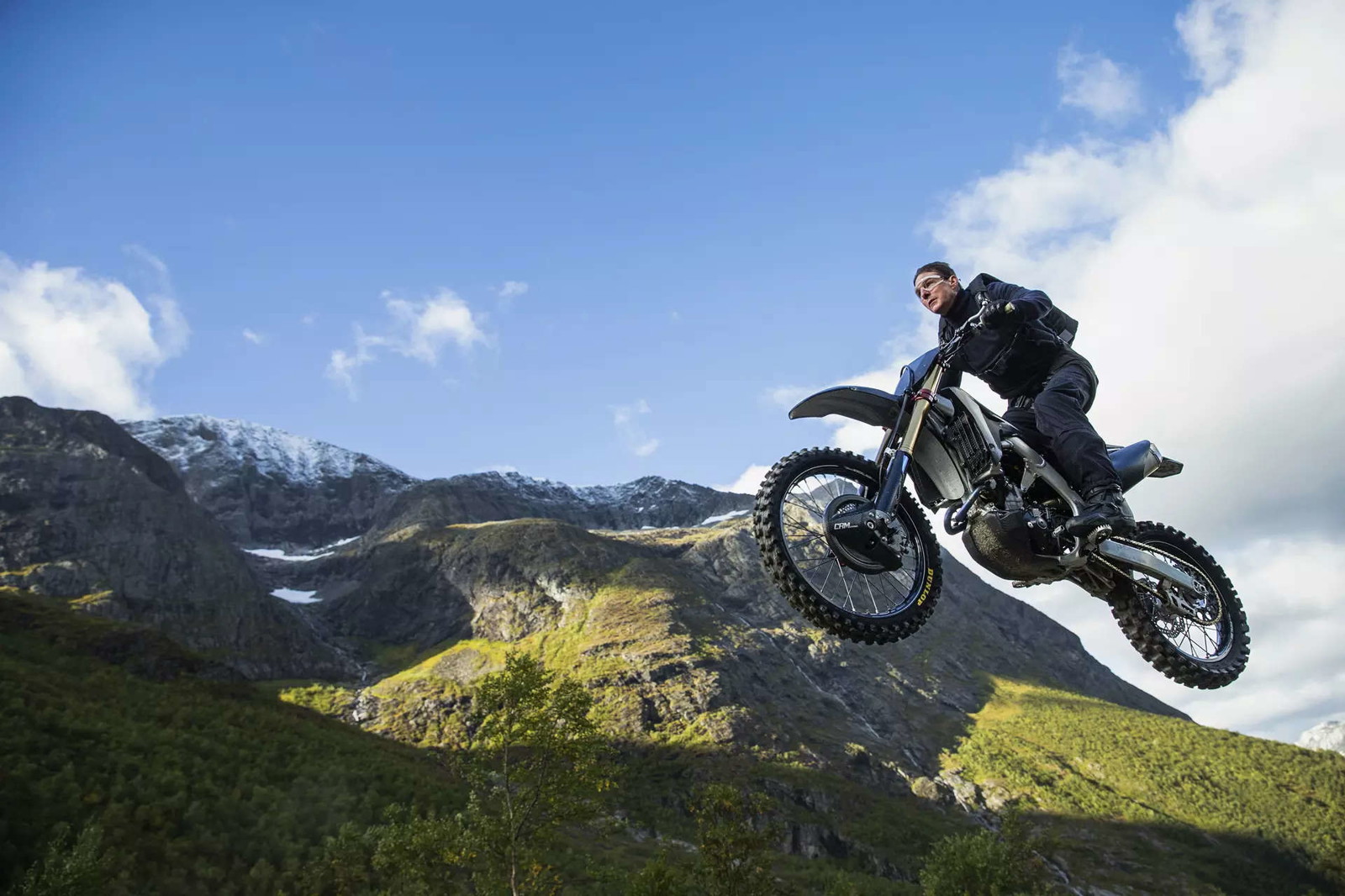 Tom Cruise's insane motorcycle stunt