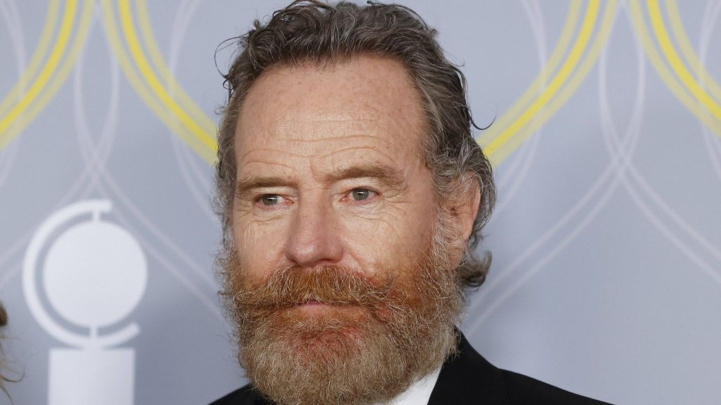 Bryan Cranston lost his virginity to a s*x worker