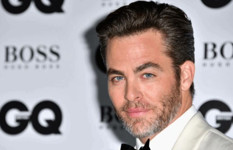 Chris Pine at an event 