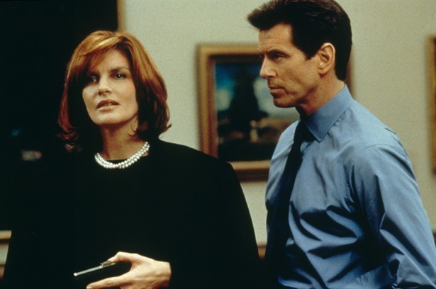 Pierce Brosnan and Rene Russo in The Thomas Crown Affair