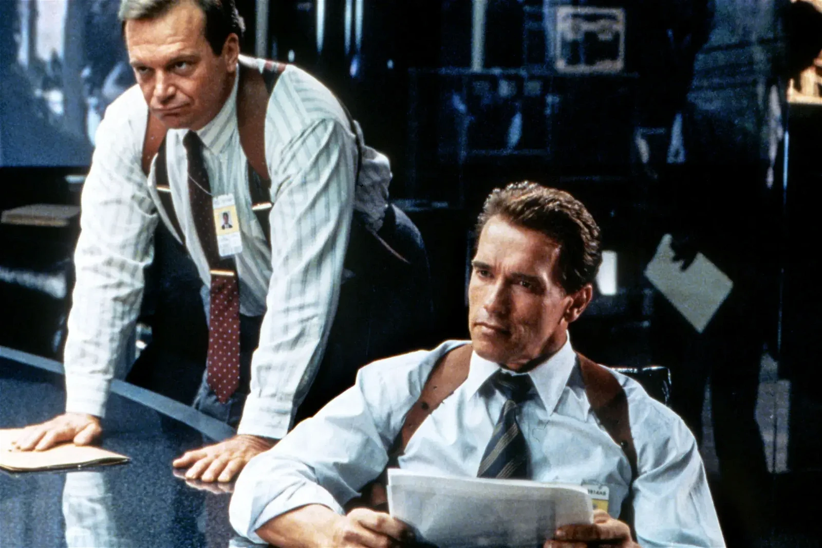 Arnold Schwarzenegger and Tom Arnold in a still from True Lies (1994)