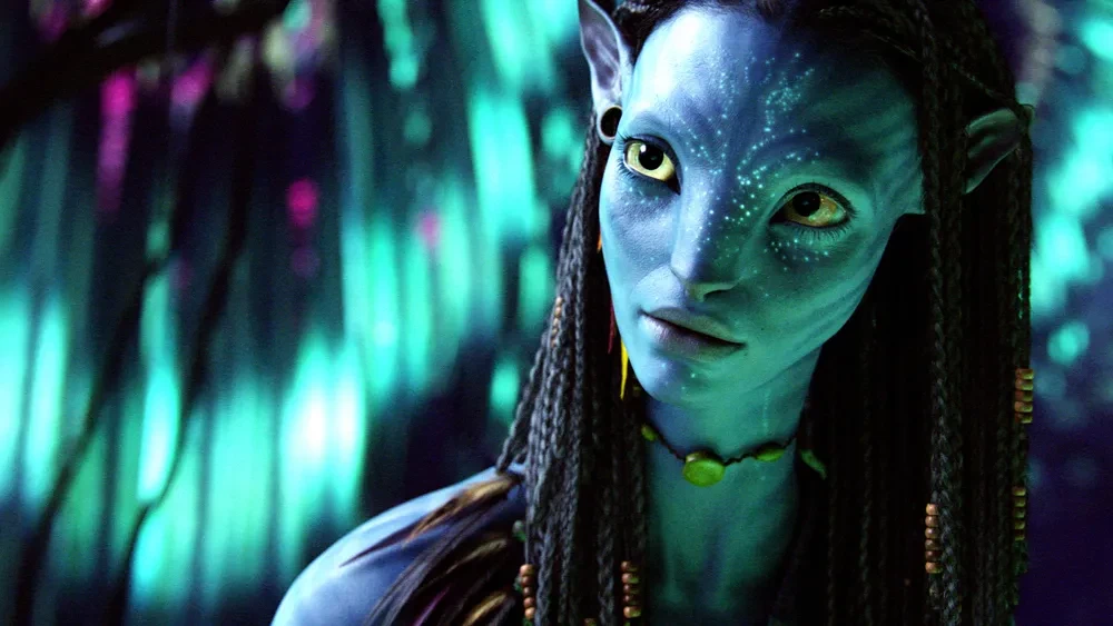 Zoe Saldaña as Neytiri in Avatar
