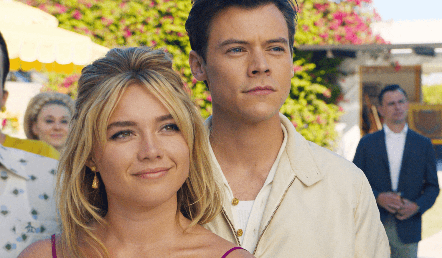 Florence Pugh and Harry Styles in Don't Worry Darling-Review