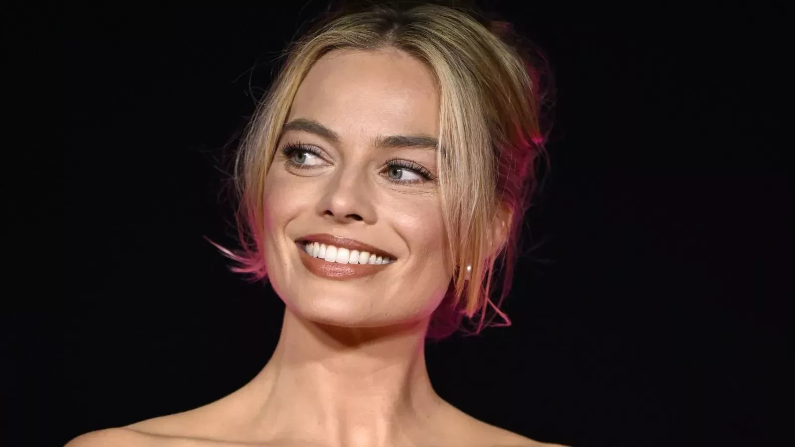 “He turned around and glared at me”: Margot Robbie Was Terrified of ...