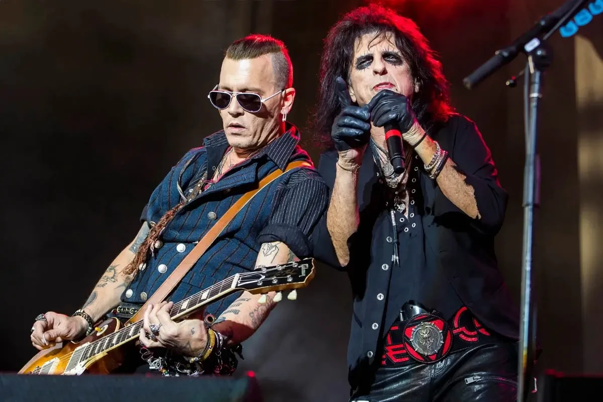 Johnny Depp and Alice Cooper performing together