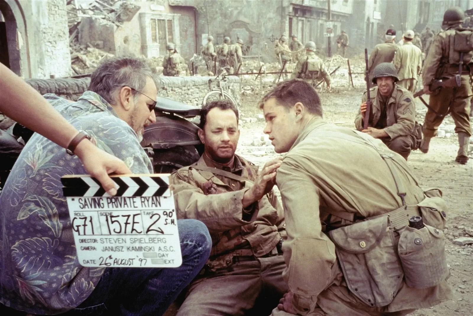 Matt Damon, Spielberg and Hanks on the sets of Saving Private Ryan