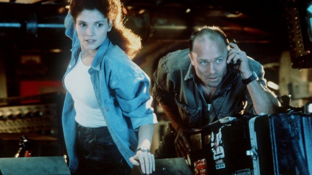Mary Elizabeth Mastrantonio and Ed Harris in a still from The Abyss 