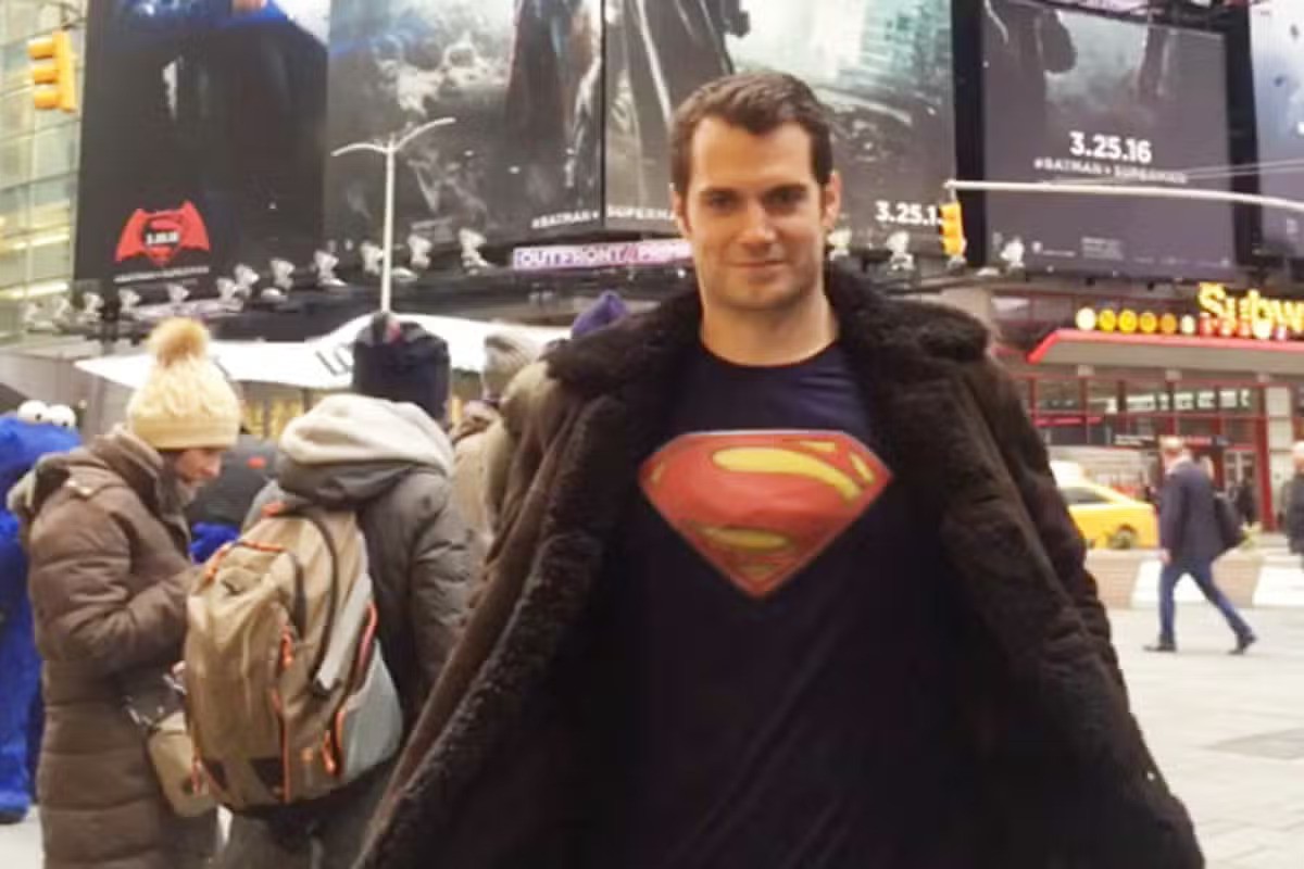 henry cavill at times square