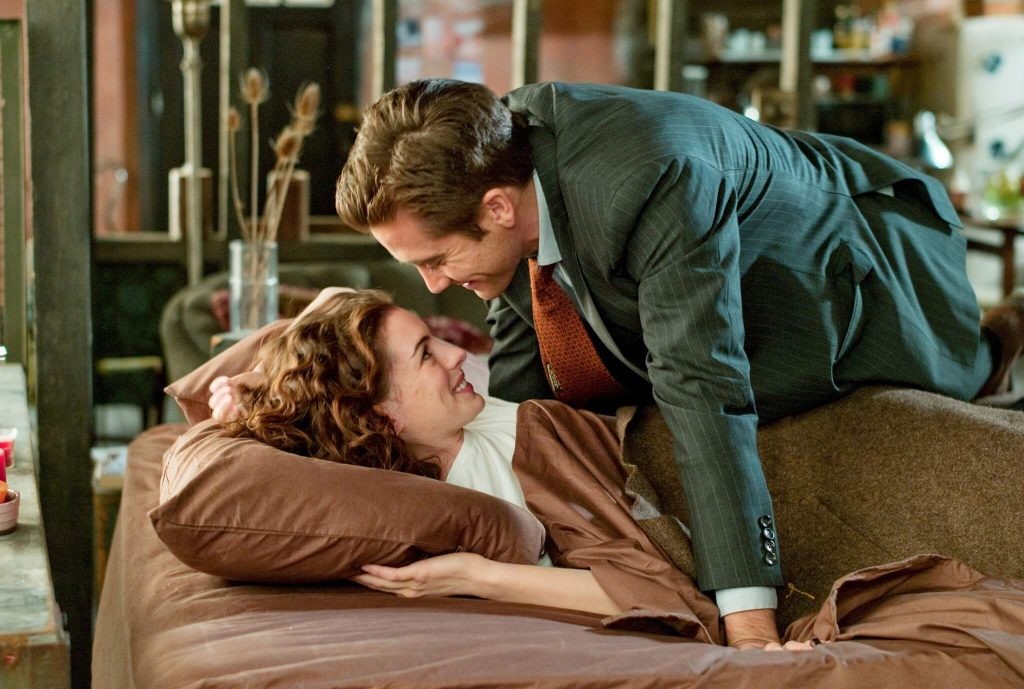 Jake Gyllenhaal and Anne Hathaway in a scene from Love & Other Drugs