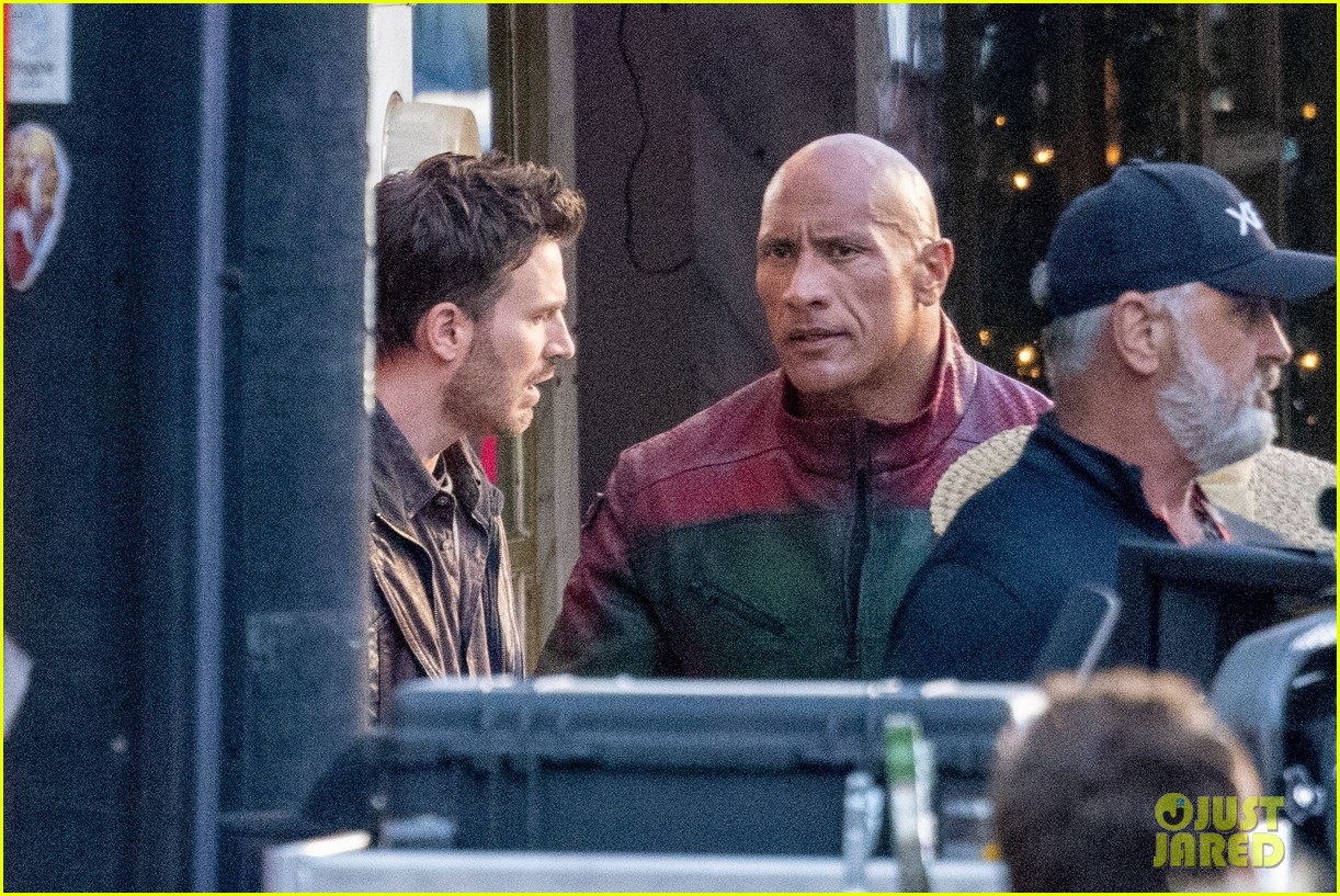 Dwayne Johnson and Chris Evans shooting Red One