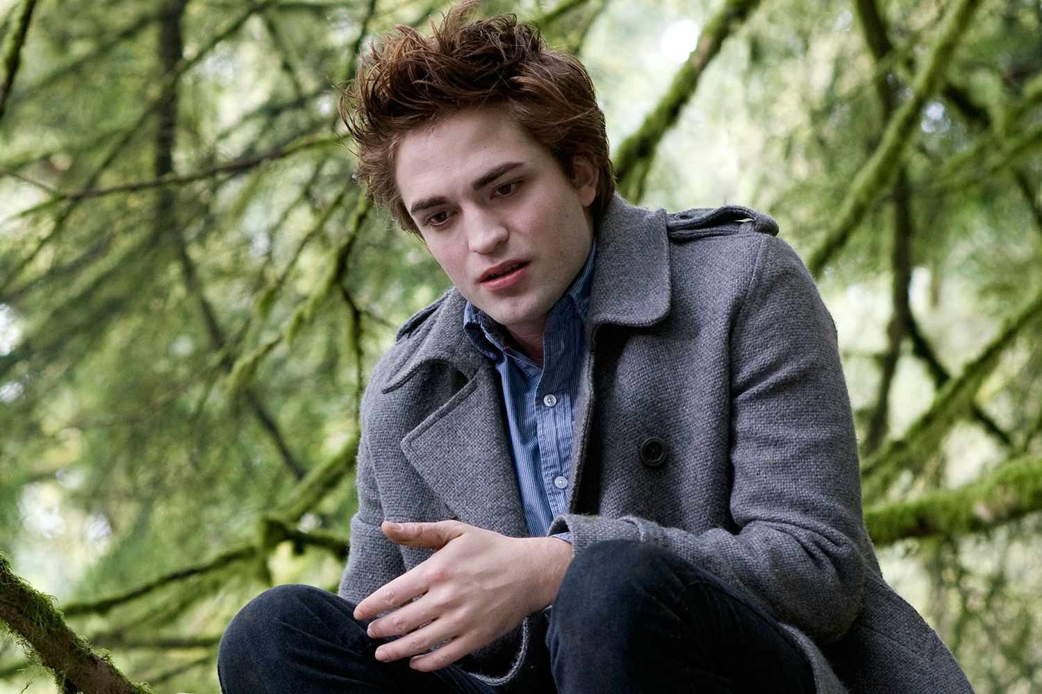 Robert Pattinson as Edward Cullen in a still from Twilight