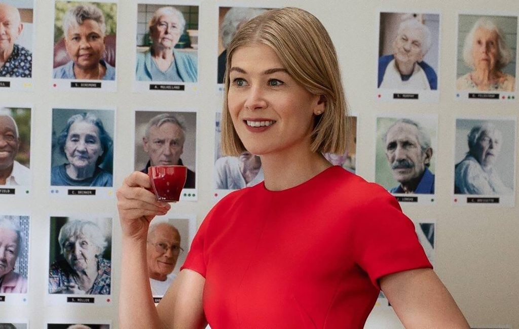 Rosamund Pike's blind date with fan turned awfully weird!