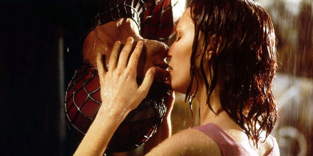 Tobey Maguire Kirsten Dunst Upside Down Kiss in Spider-Man