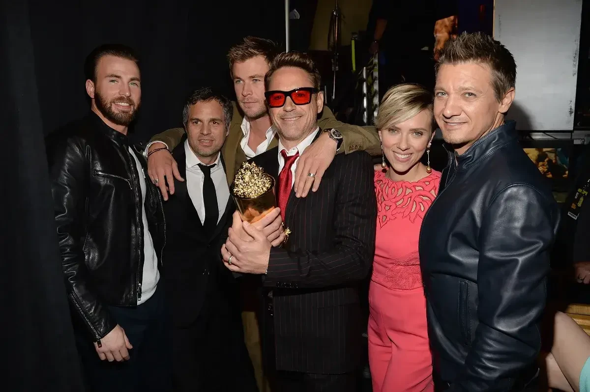 Chris Evans with his MCU co-stars