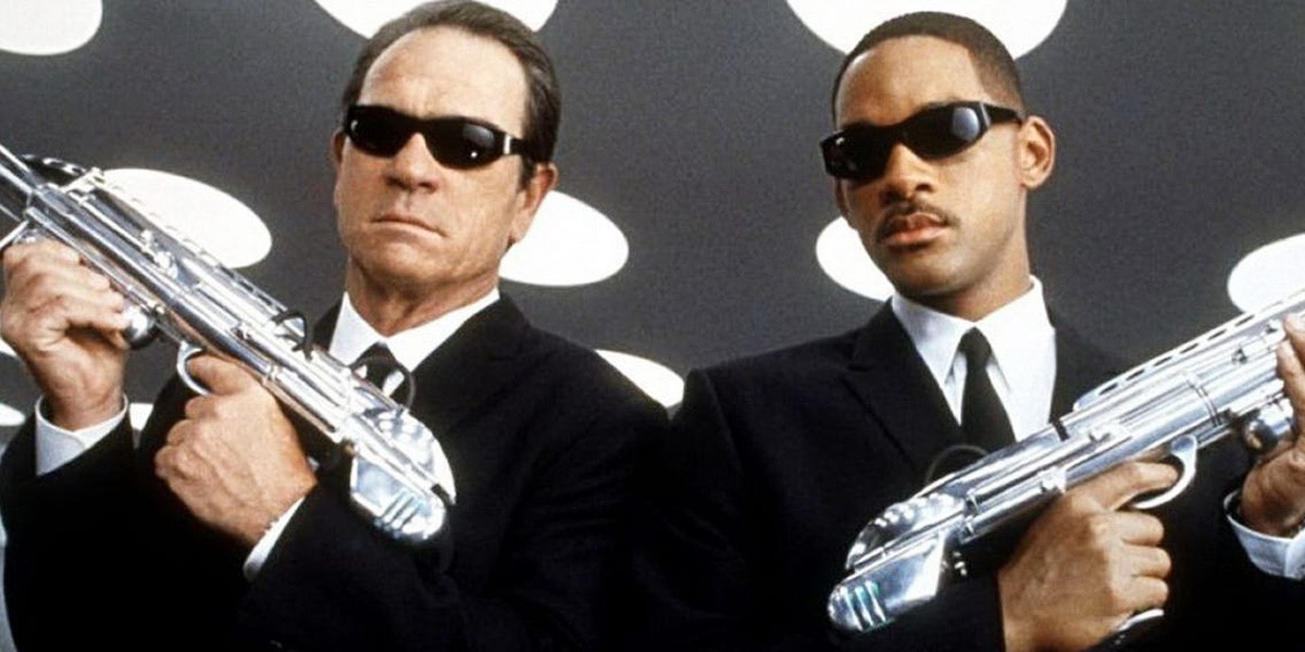 Tommy Lee Jones and Will Smith in Men In Black