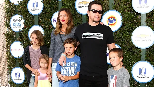 Mark Wahlberg with his wife and children