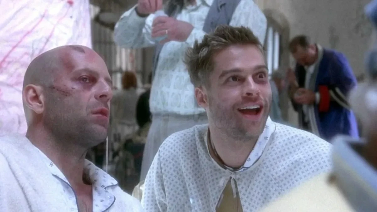 Brad Pitt and Bruce Willis in 12 Monkeys