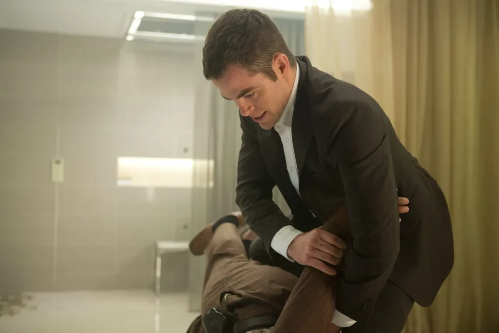 Chris Pine in a still from Jack Ryan: Shadow Recruit 