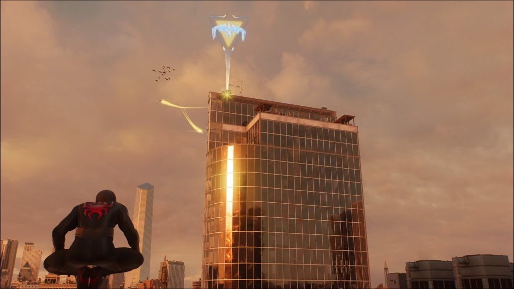 Look for the holographic bird symbol on top of the tall building to find Midtown’s Unidentified Targets in <em>Marvel's Spider-Man 2</em>.