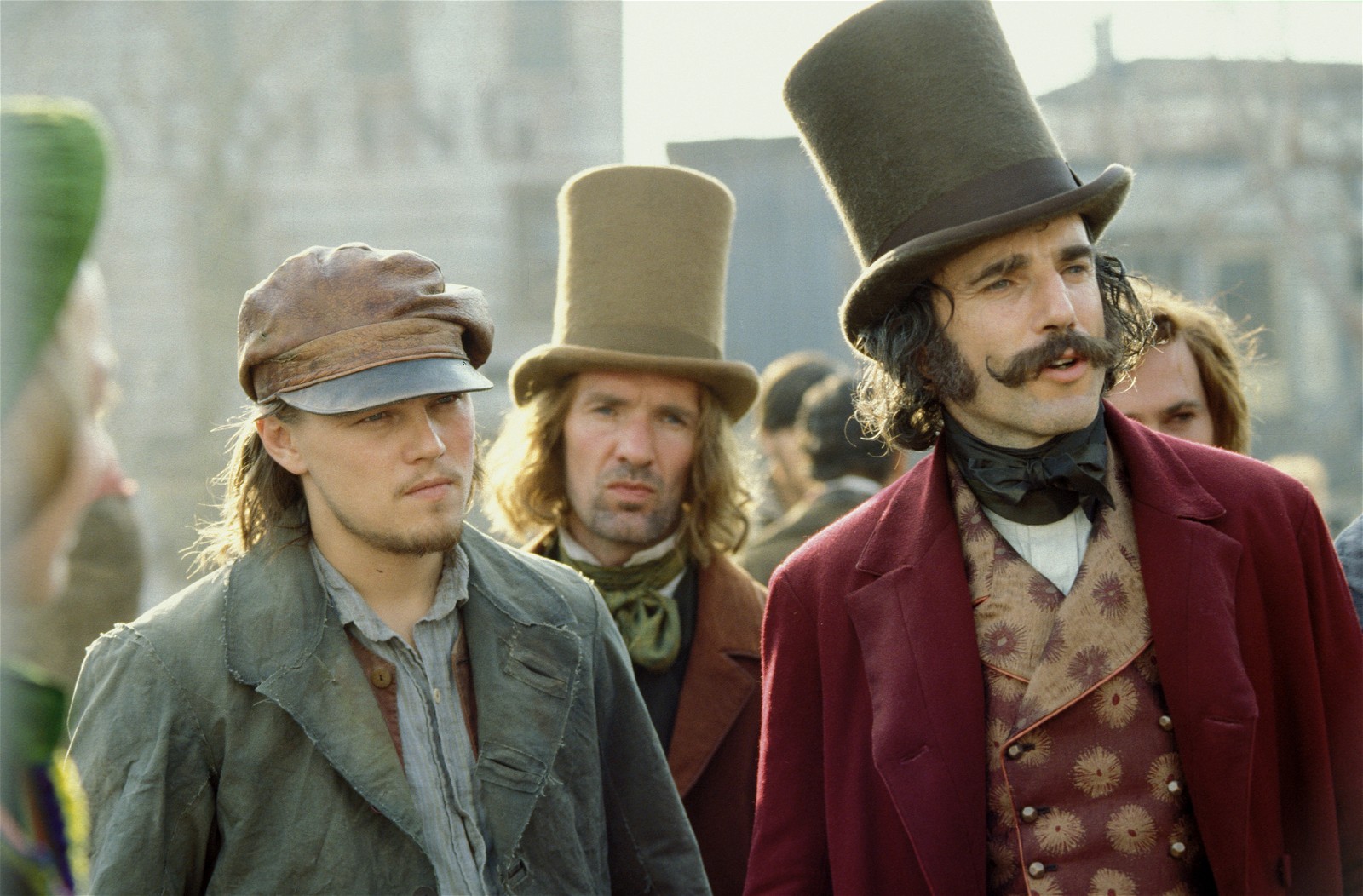 Leonardo DiCaprio as Amsterdam Vallon and Daniel Day-Lewis as Bill the Butcher in Gangs of New York