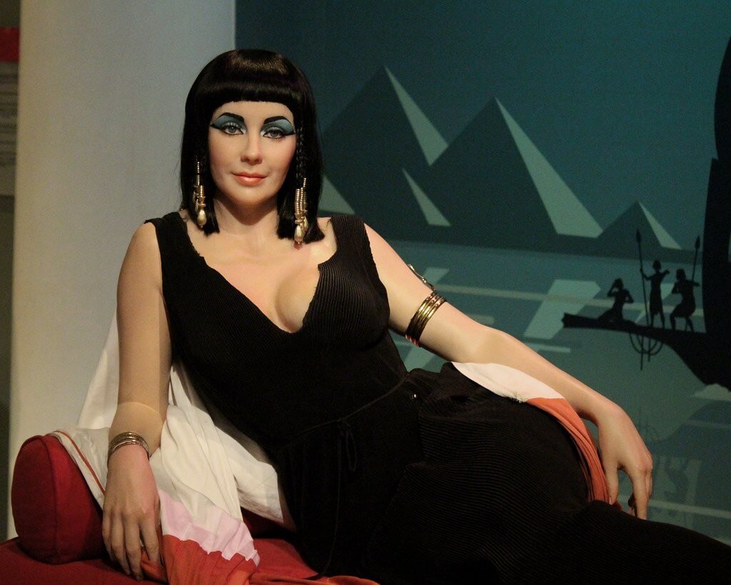 Elizabeth Taylor as Cleopatra (via Flickr)