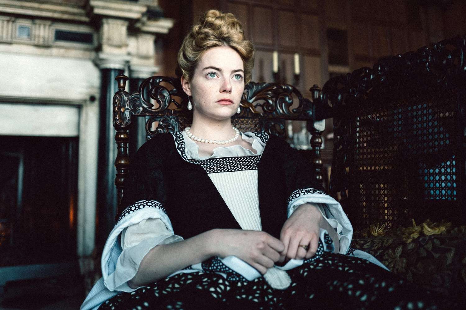 A still from The Favourite