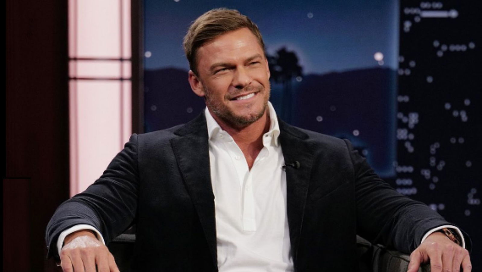 “Batman without a cape”: Kevin Smith Stokes Alan Ritchson’s Dark Knight ...