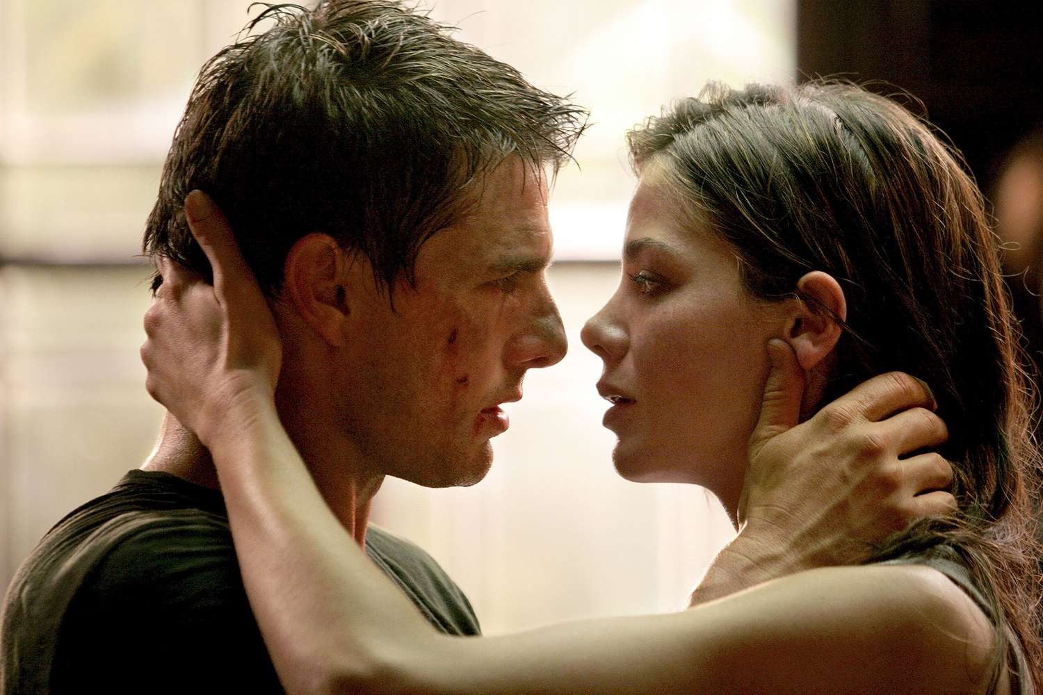 Michelle Monaghan and Tom Cruise in Mission: Impossible III