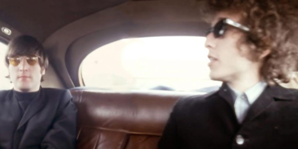 A screengrab of the rare footage of Dylan and Lennon sharing a ride (via YouTube)