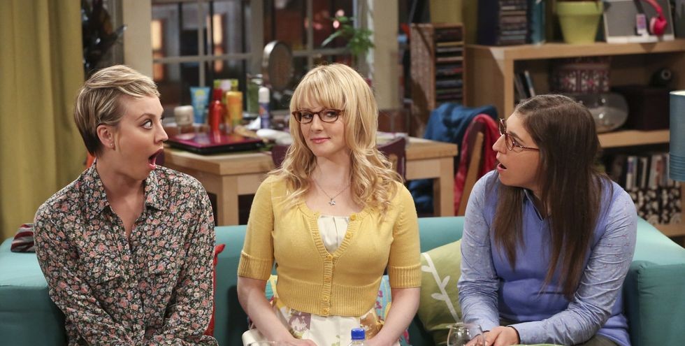 Melissa Rauch, Kaley Cuoco, and, Mayim Bialik in The Big Bang Theory