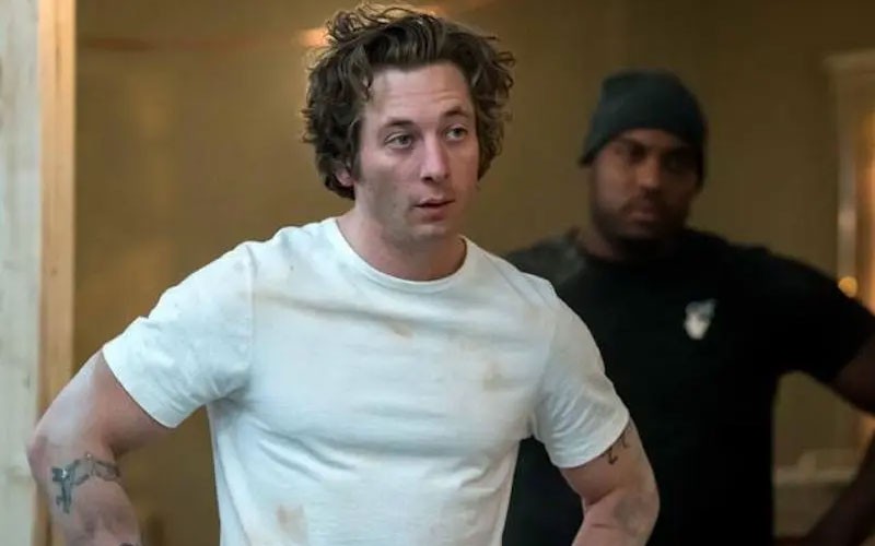 Jeremy Allen White appearing perplexed in this scene. 