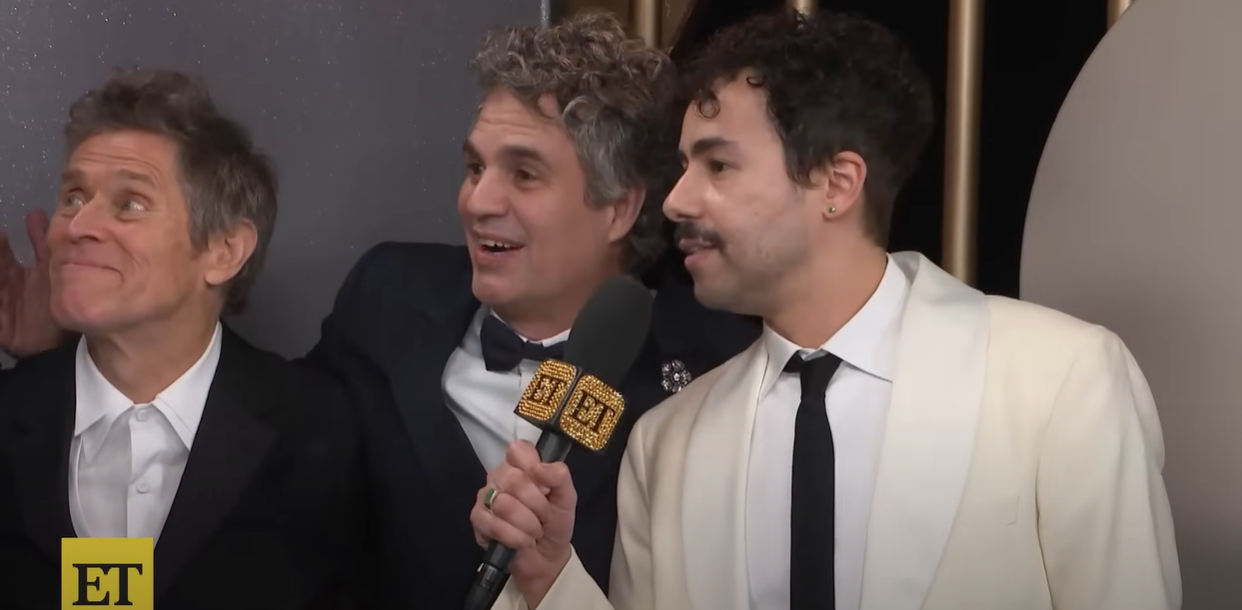 Mark Ruffalo and Ramy Youssef in the interview with ET