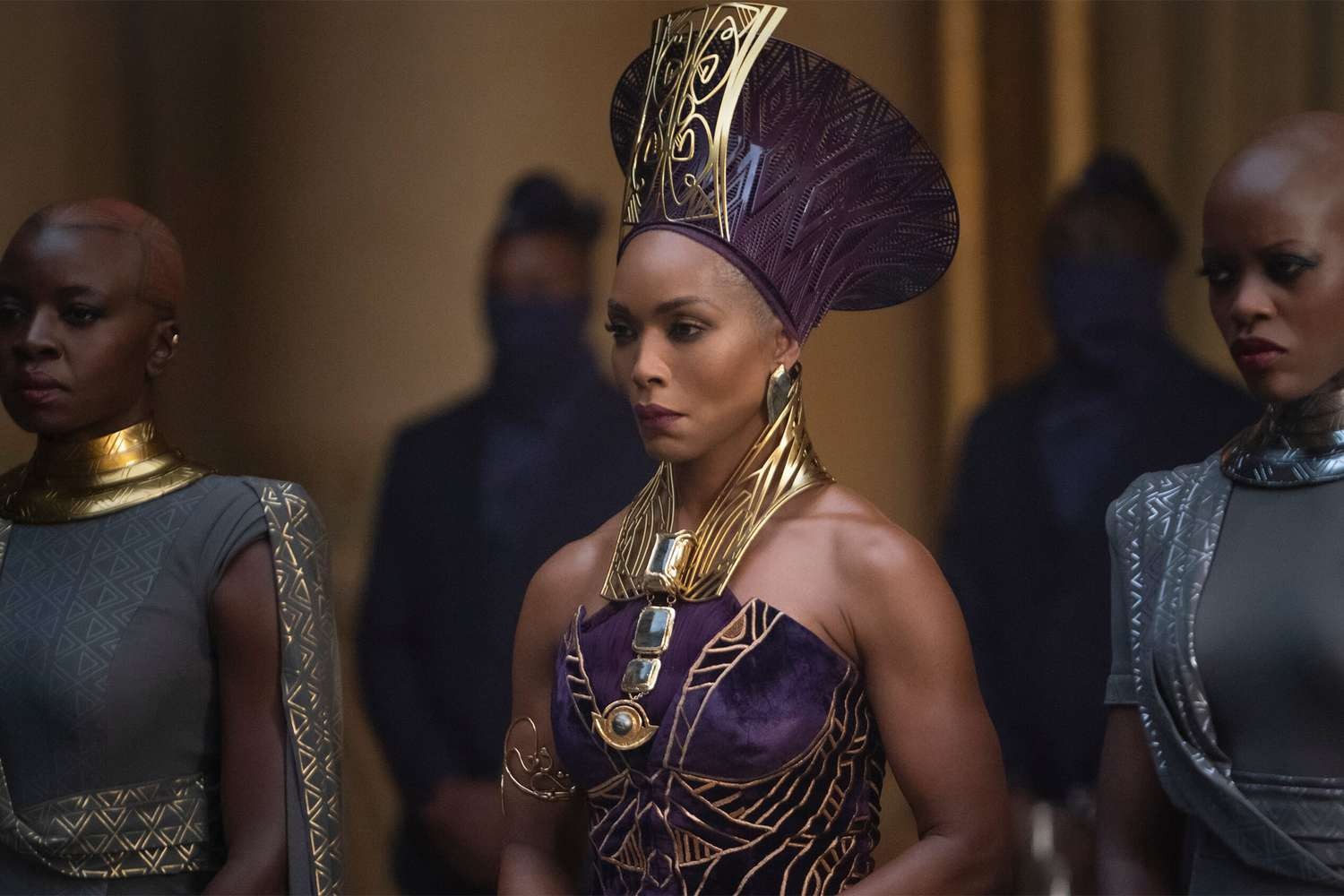 Angela Bassett was snubbed of anOsar for her incredible portrayal of Queen Ramonda in Black Panther 2