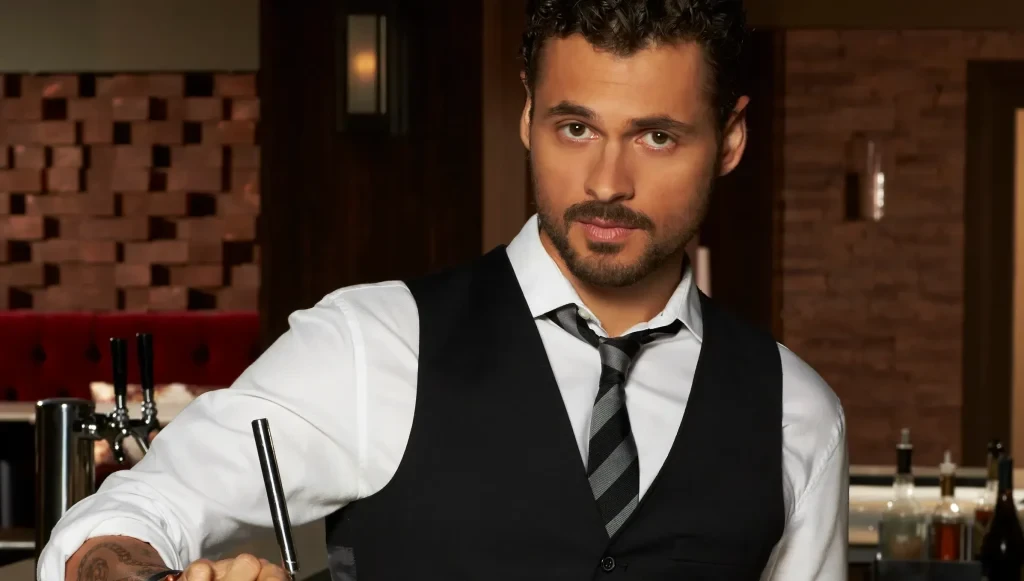 Adan Canto in Mixology