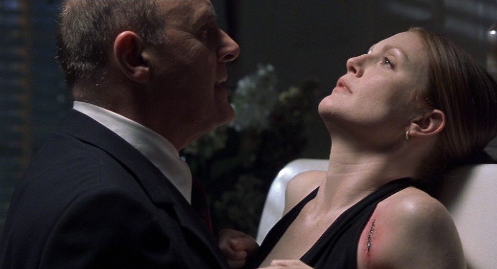Anthony Hopkins and Julianne Moore in Hannibal