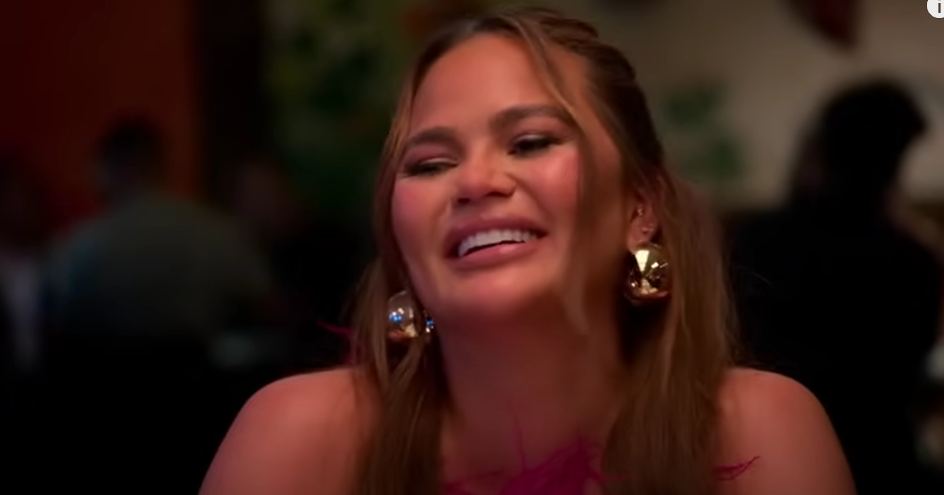 Chrissy Teigen in Chrissy & Dave Dine Out