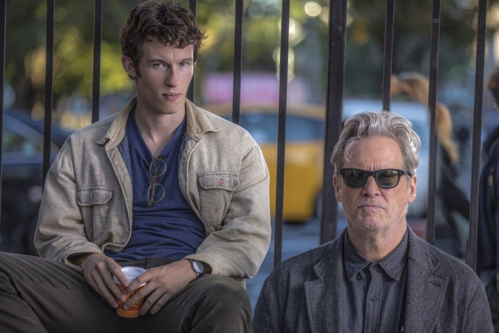 Callum Turner and Jeff Bridges in The Only Living Boy in New York (2017)